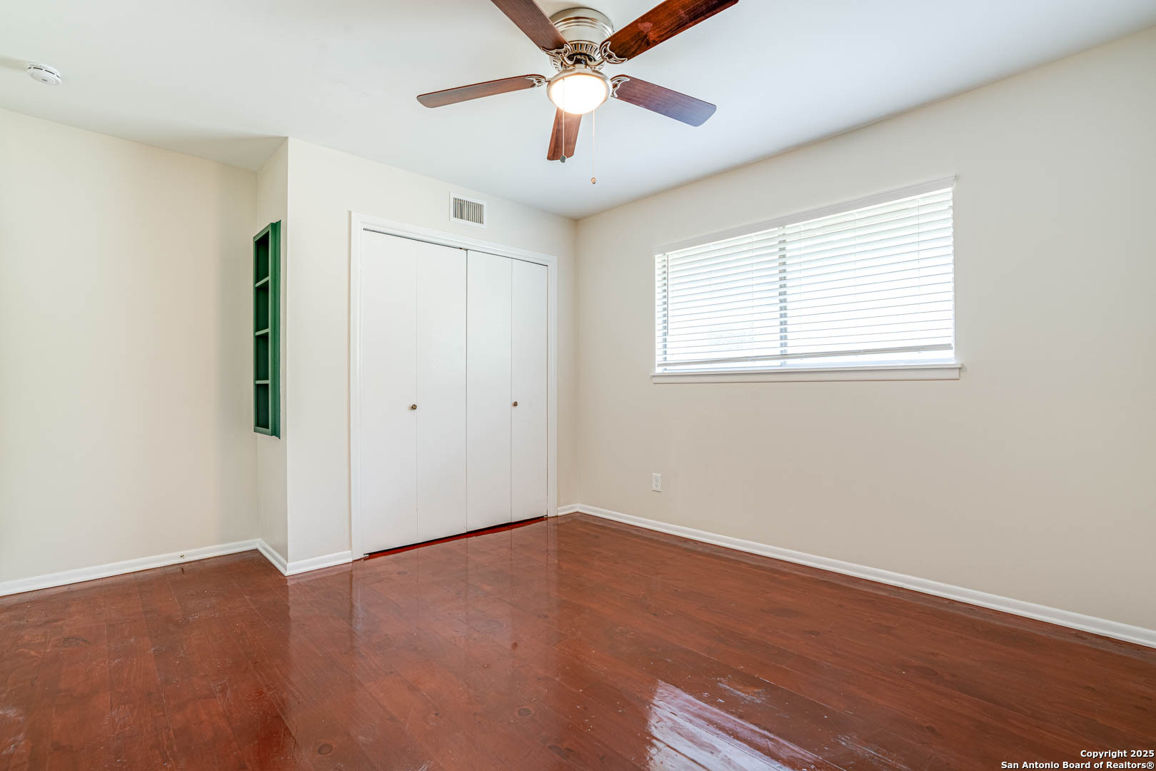 211 E Woodlake San Antonio TX 78229