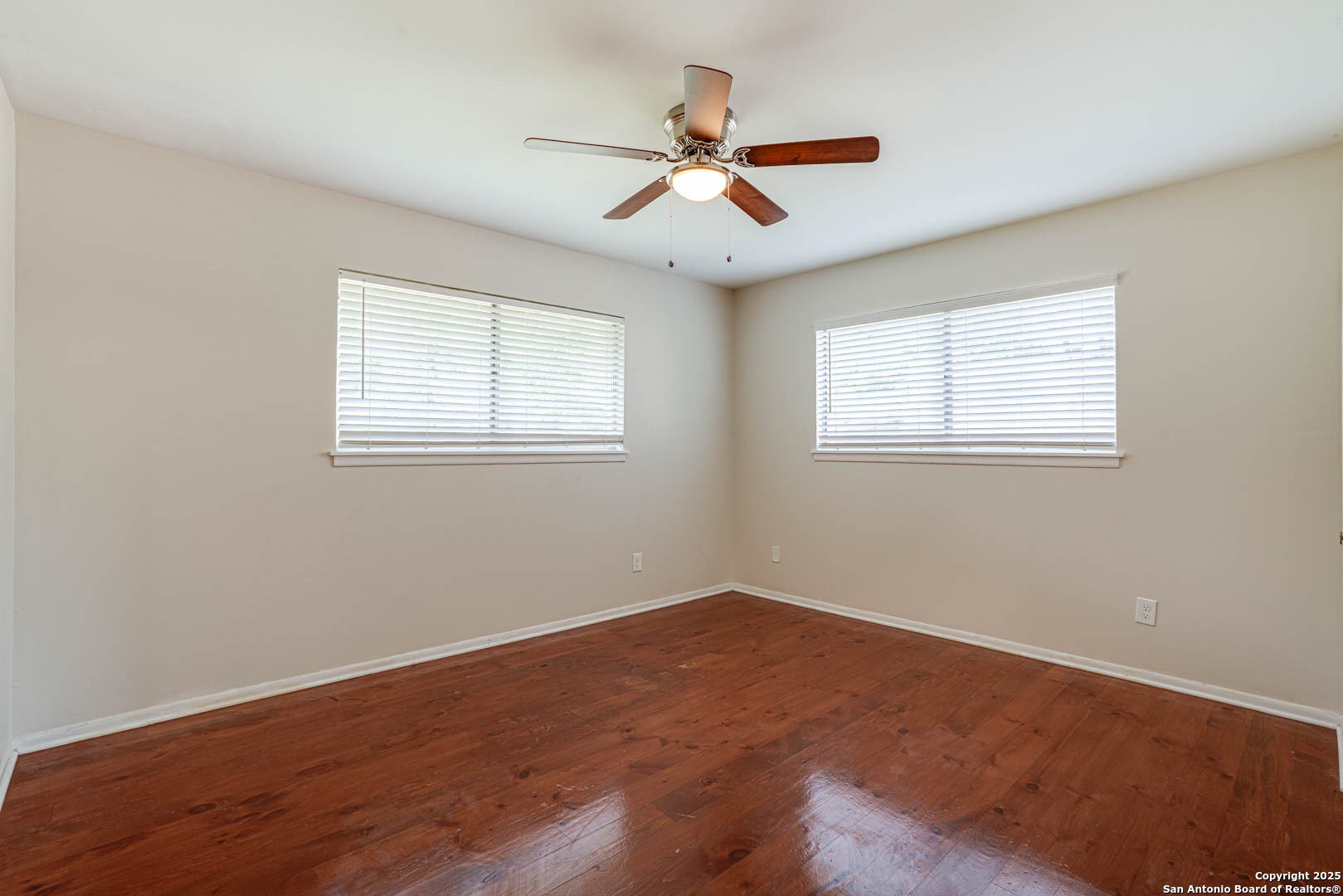 211 E Woodlake San Antonio TX 78229