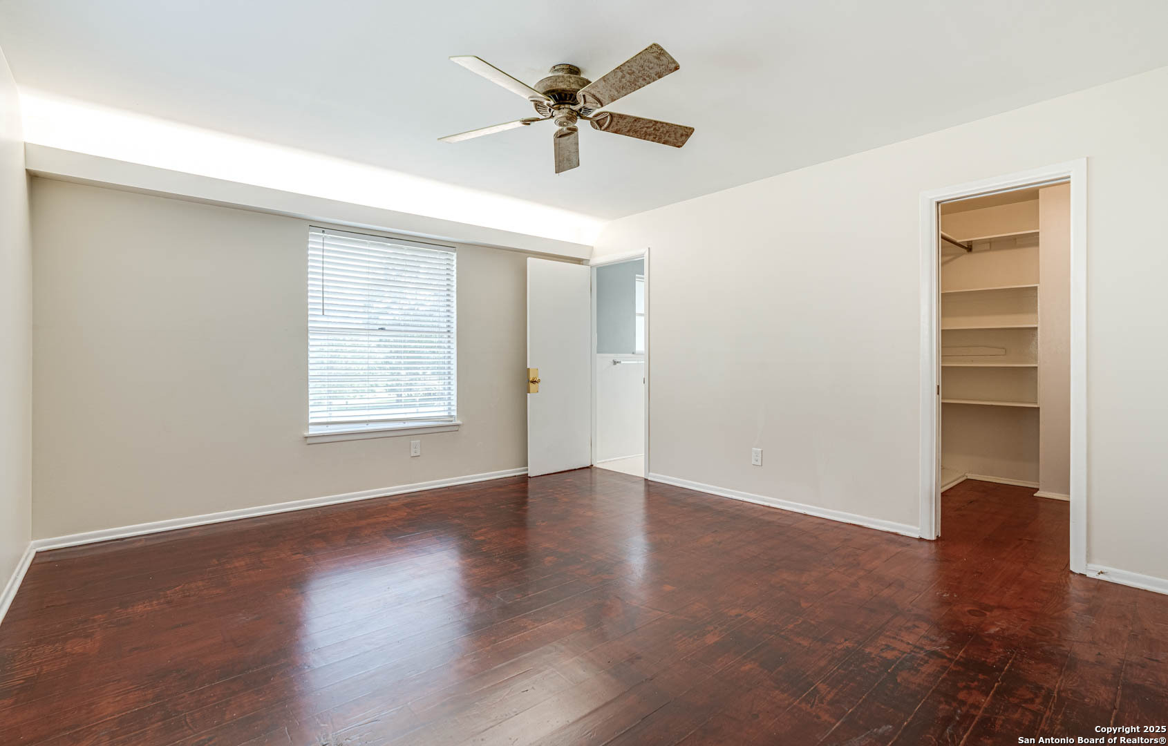 211 E Woodlake San Antonio TX 78229