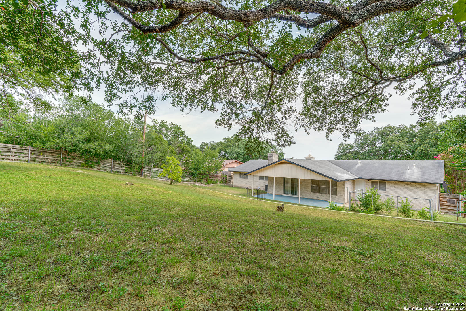 211 E Woodlake San Antonio TX 78229