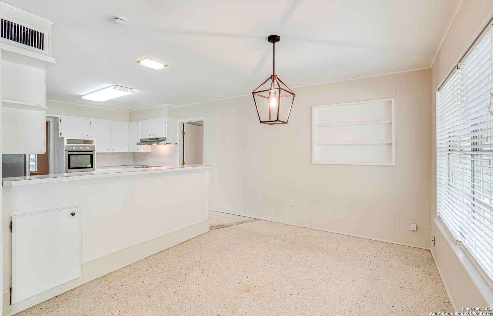 211 E Woodlake San Antonio TX 78229