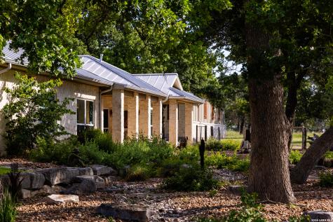 4205 N Fredericksburg Road Kerrville TX 78028