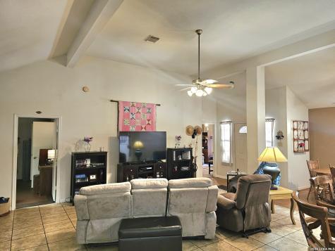 214 Cherry Ridge Floresville TX 78114