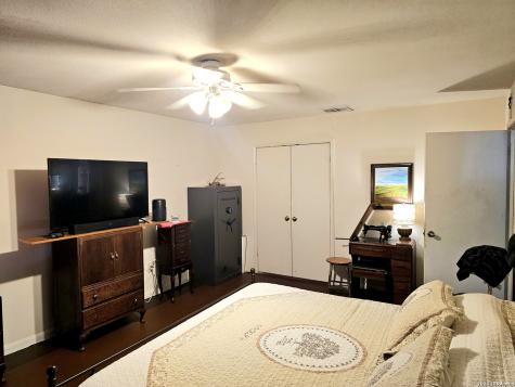 214 Cherry Ridge Floresville TX 78114