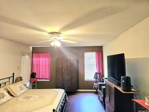 214 Cherry Ridge Floresville TX 78114