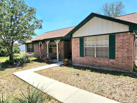 214 Cherry Ridge Floresville TX 78114