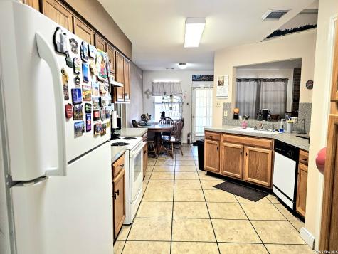 214 Cherry Ridge Floresville TX 78114