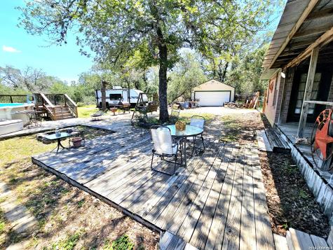 214 Cherry Ridge Floresville TX 78114