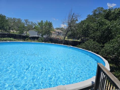 214 Cherry Ridge Floresville TX 78114