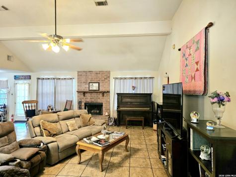 214 Cherry Ridge Floresville TX 78114