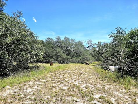 214 Cherry Ridge Floresville TX 78114