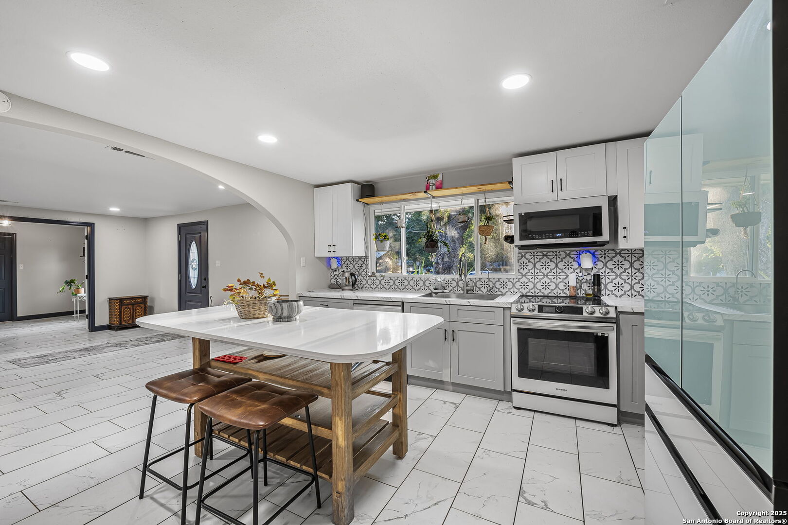 133 Alamo Pipe Creek TX 78063