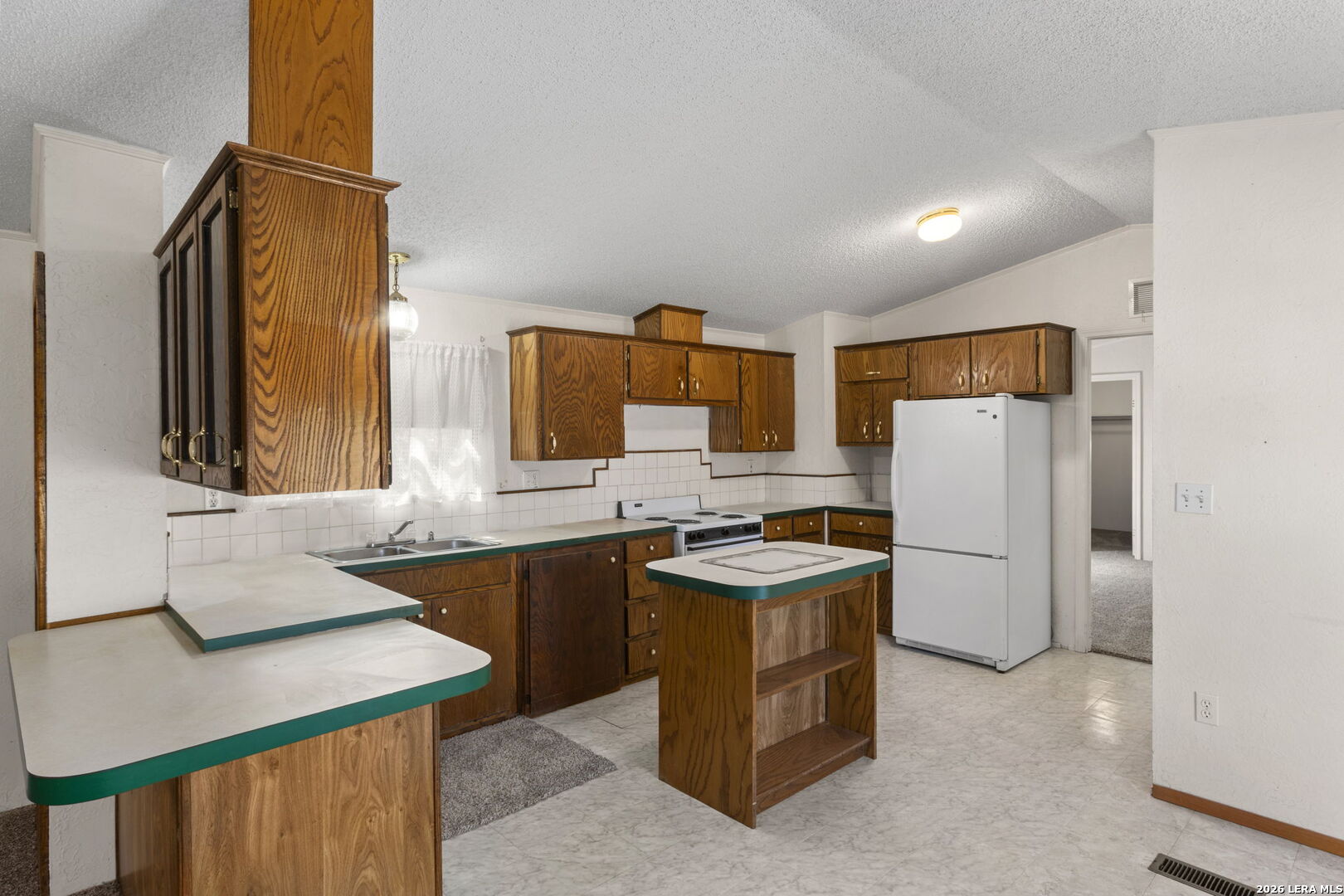 182 Austin Lane Lakehills TX 78063