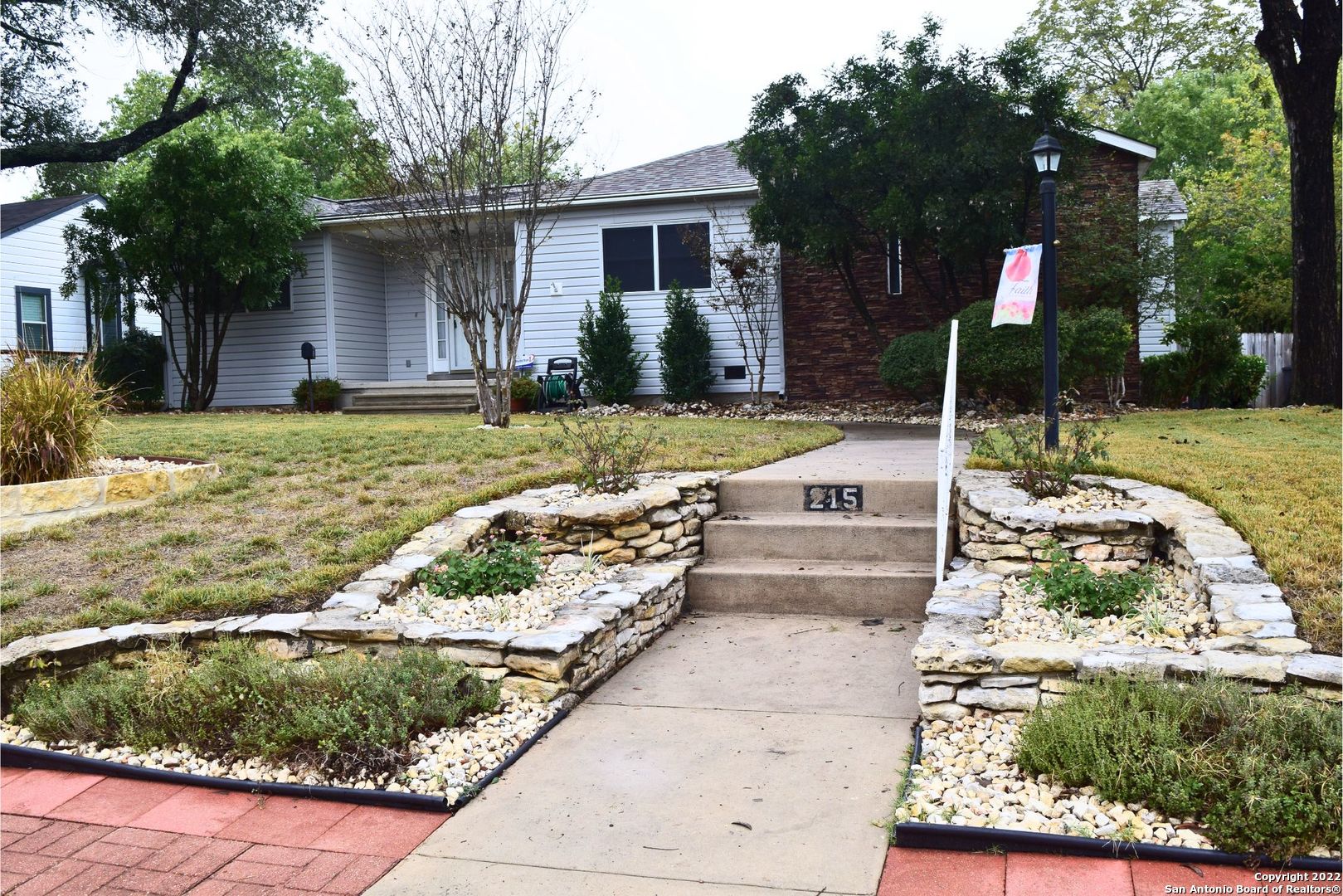 215 Larchmont Drive San Antonio TX 78209