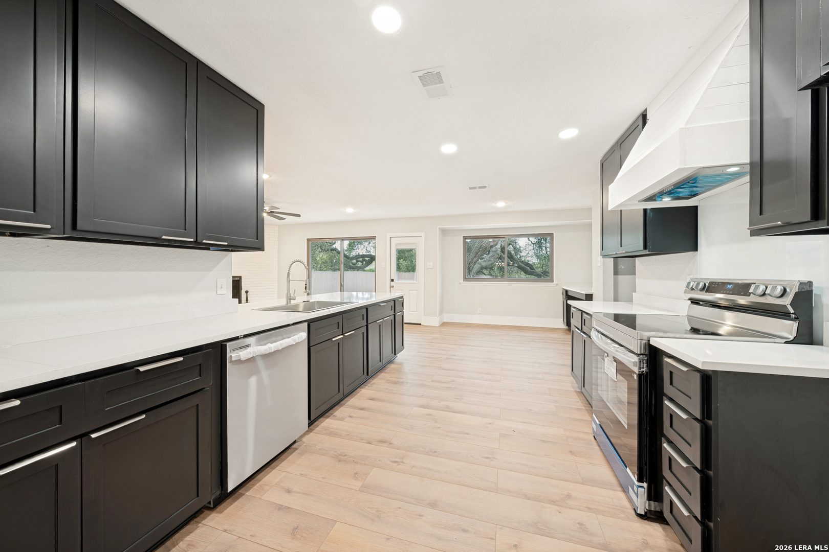 612 Skyforest Drive Hollywood Park TX 78232