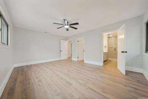 612 Skyforest Drive Hollywood Park TX 78232