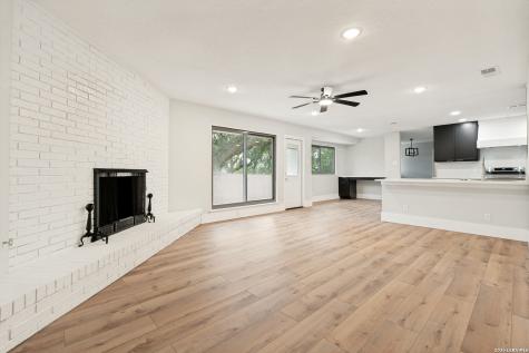 612 Skyforest Drive Hollywood Park TX 78232