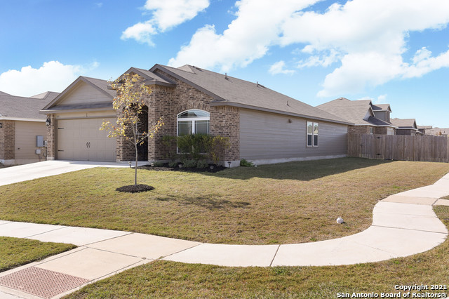 1001 Dumfries Drive Seguin TX 78155