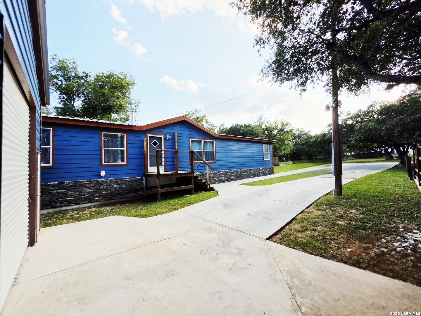 135 Lakeshore Drive S Bandera TX 78003