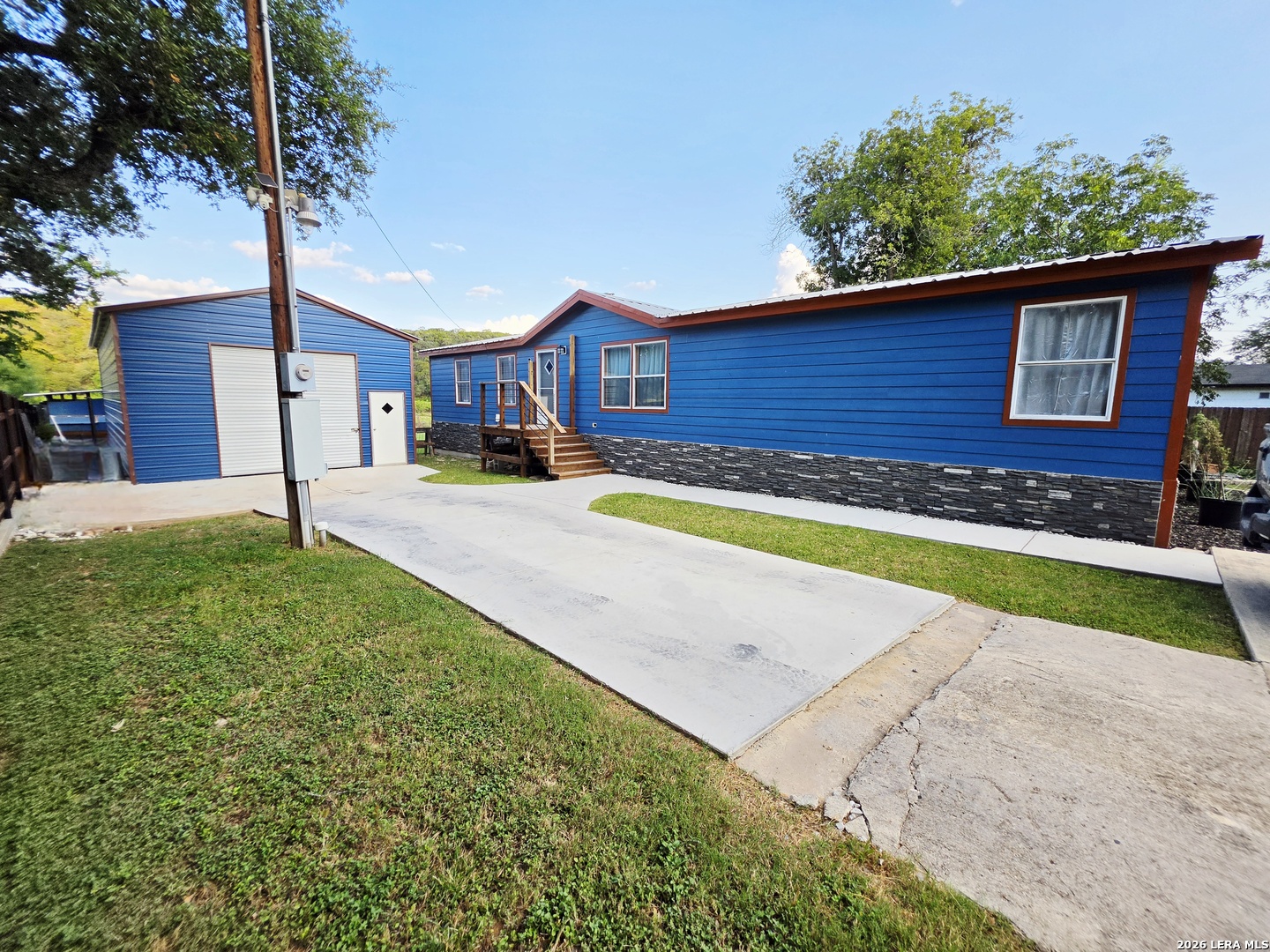 135 Lakeshore Drive S Bandera TX 78003