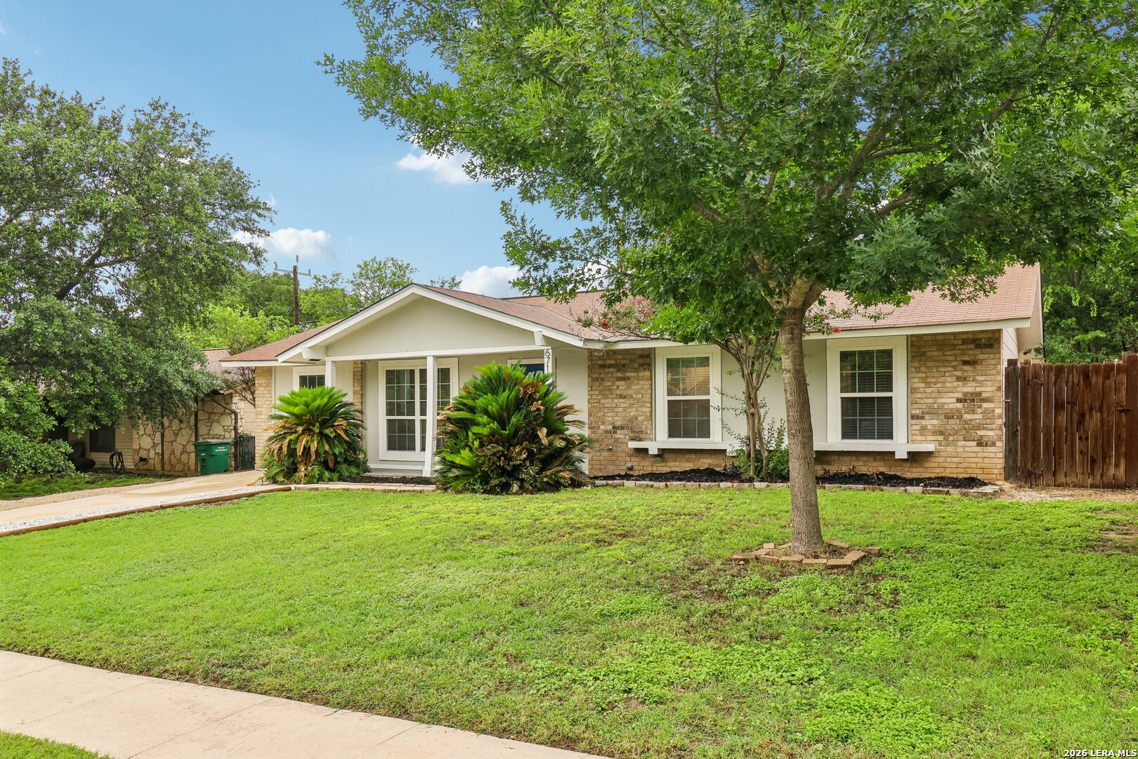 6711 Spring Rose San Antonio TX 78249