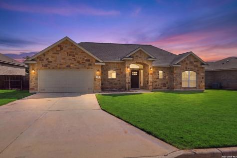 129 N 1st Street Floresville TX 78114