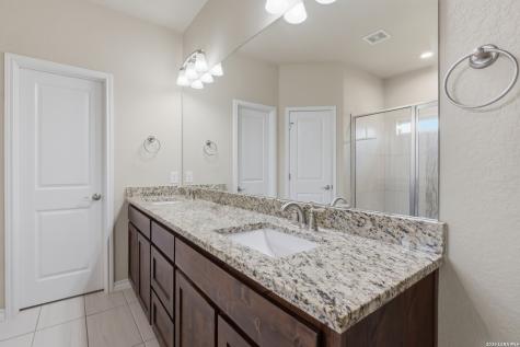 129 N 1st Street Floresville TX 78114