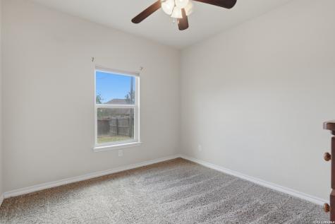 129 N 1st Street Floresville TX 78114