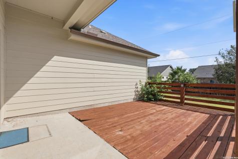 129 N 1st Street Floresville TX 78114