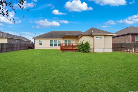 129 N 1st Street Floresville TX 78114