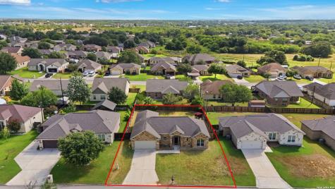 129 N 1st Street Floresville TX 78114