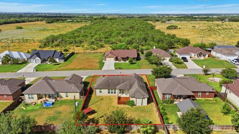 129 N 1st Street Floresville TX 78114