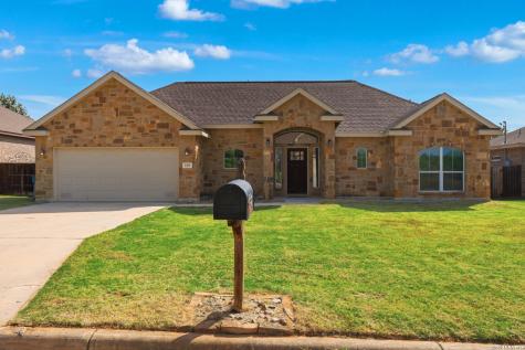 129 N 1st Street Floresville TX 78114
