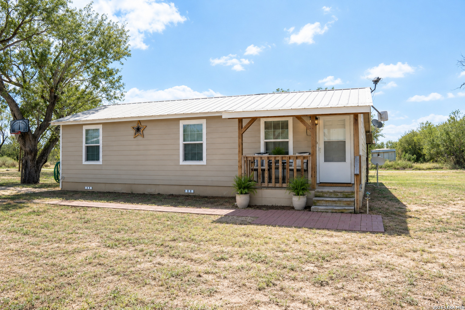 309 E Avenue Christine TX 78012