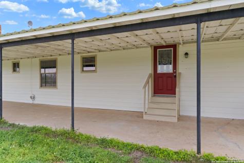 1550 Dugosh Road Pleasanton TX 78064