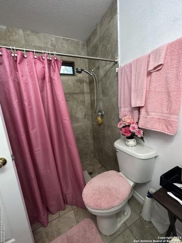 429 W Wingate Street La Pryor TX 78872