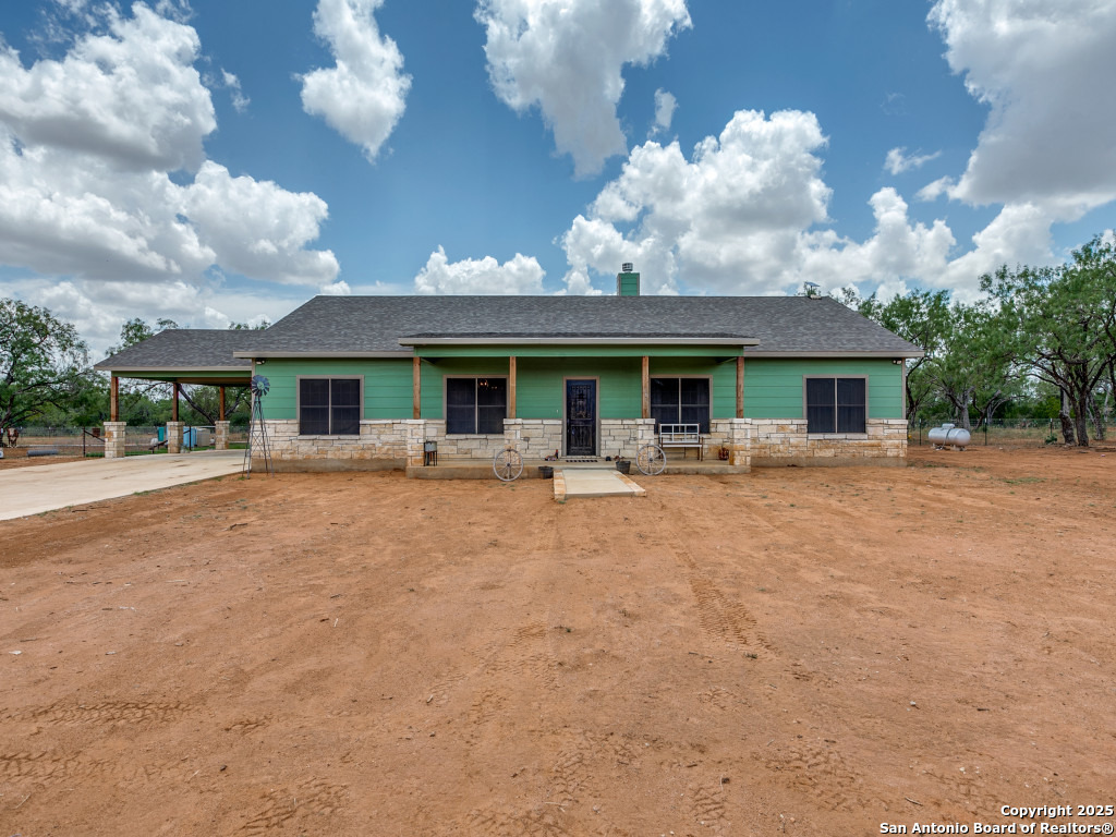 6451 Bluntzer Jourdanton TX 78026