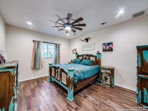 6451 Bluntzer Jourdanton TX 78026