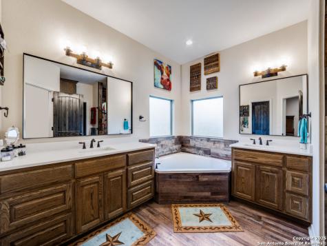 6451 Bluntzer Jourdanton TX 78026