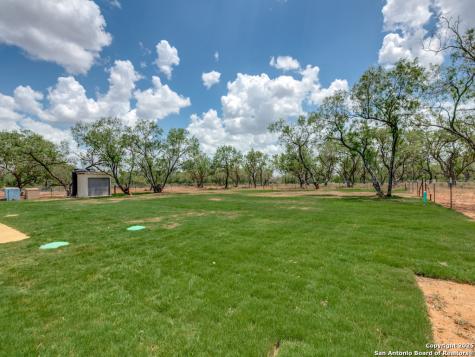 6451 Bluntzer Jourdanton TX 78026