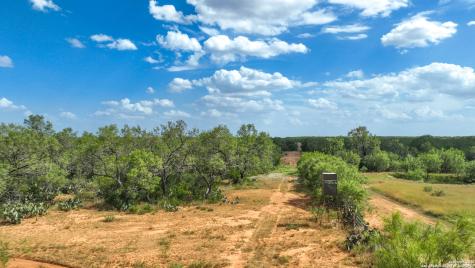 6451 Bluntzer Jourdanton TX 78026