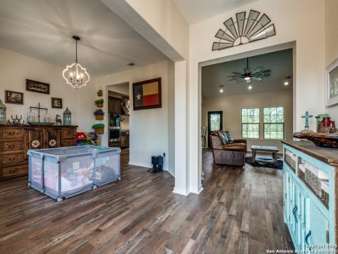6451 Bluntzer Jourdanton TX 78026