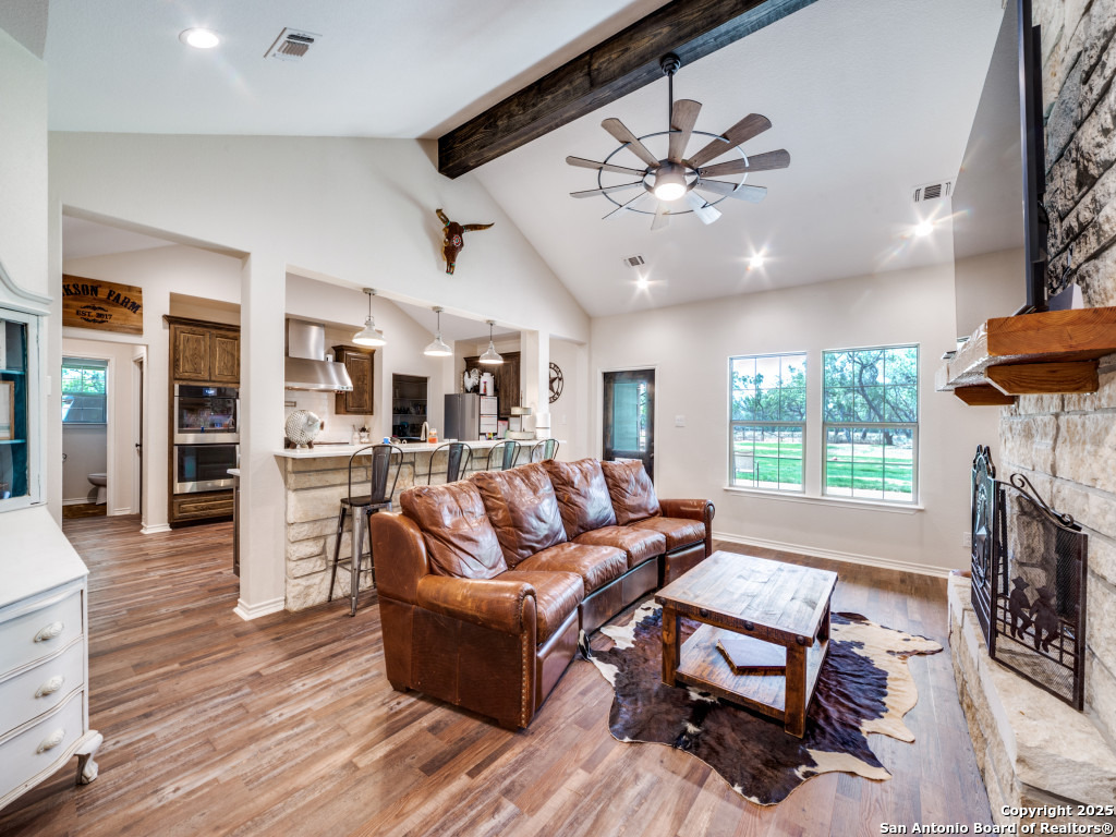 6451 Bluntzer Jourdanton TX 78026