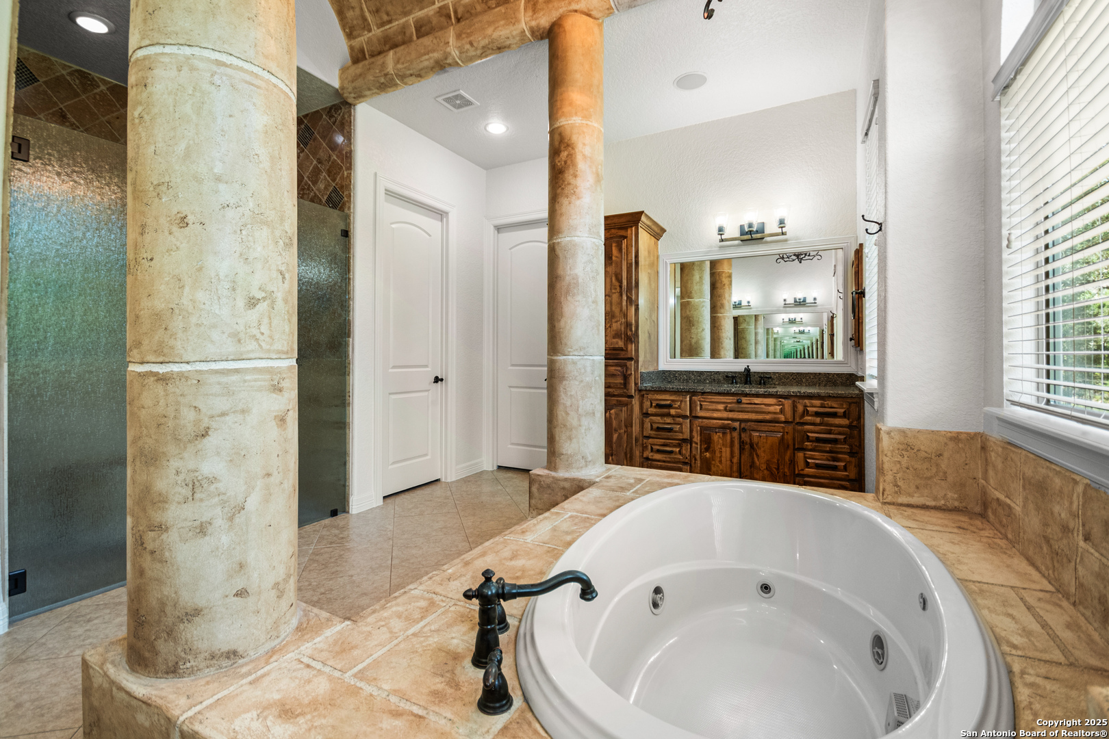 102 Arroyo Boerne TX 78006