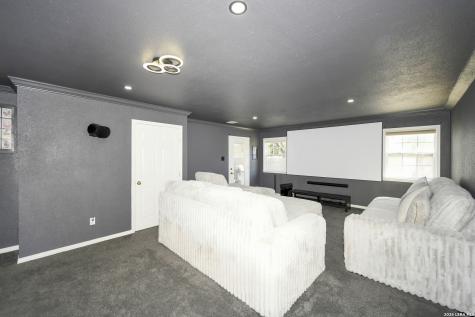 8702 Collingwood Universal City TX 78148