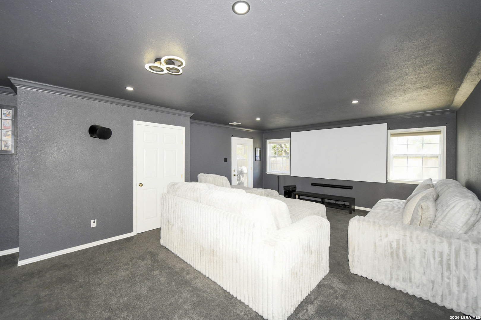 8702 Collingwood Universal City TX 78148
