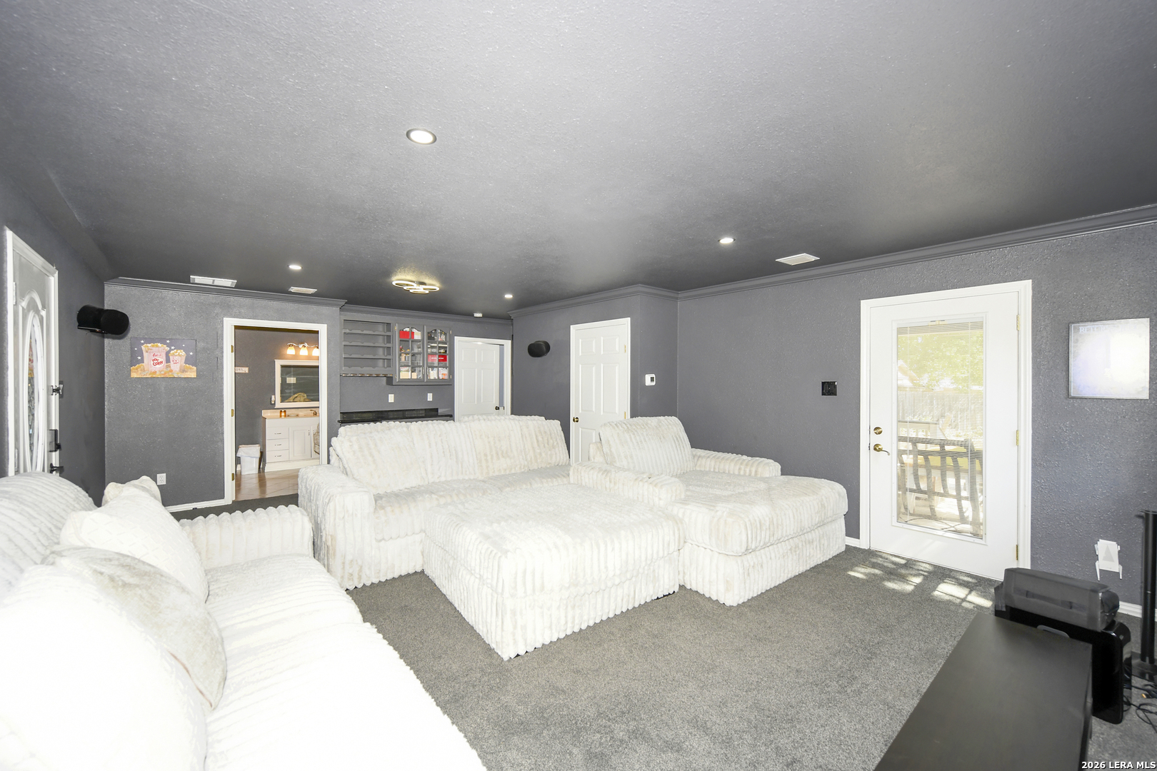 8702 Collingwood Universal City TX 78148