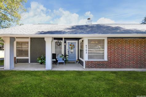 8702 Collingwood Universal City TX 78148