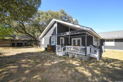 8702 Collingwood Universal City TX 78148