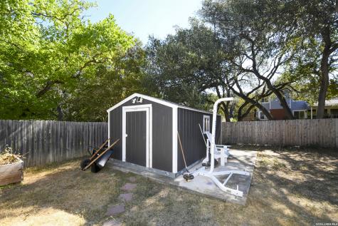 8702 Collingwood Universal City TX 78148